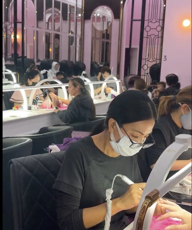 How Long Do Acrylic Nails Last in Hereford TX?