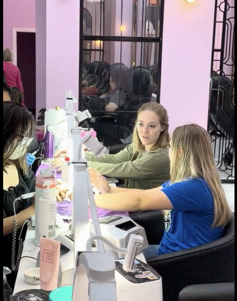 Gel Manicure vs Dip Powder Cedar Park TX: Which Lasts?