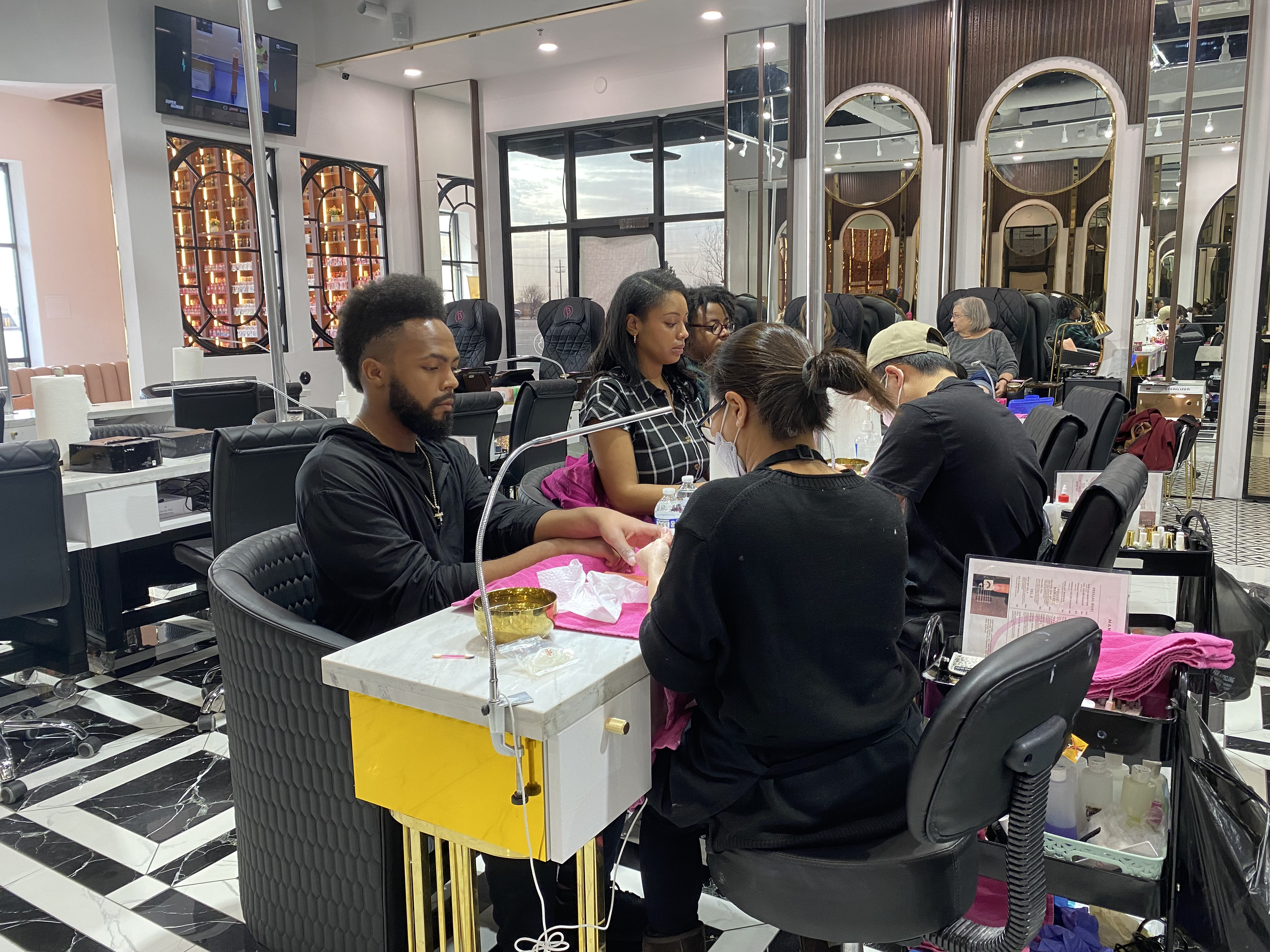Customers choose Bnails Hereford 