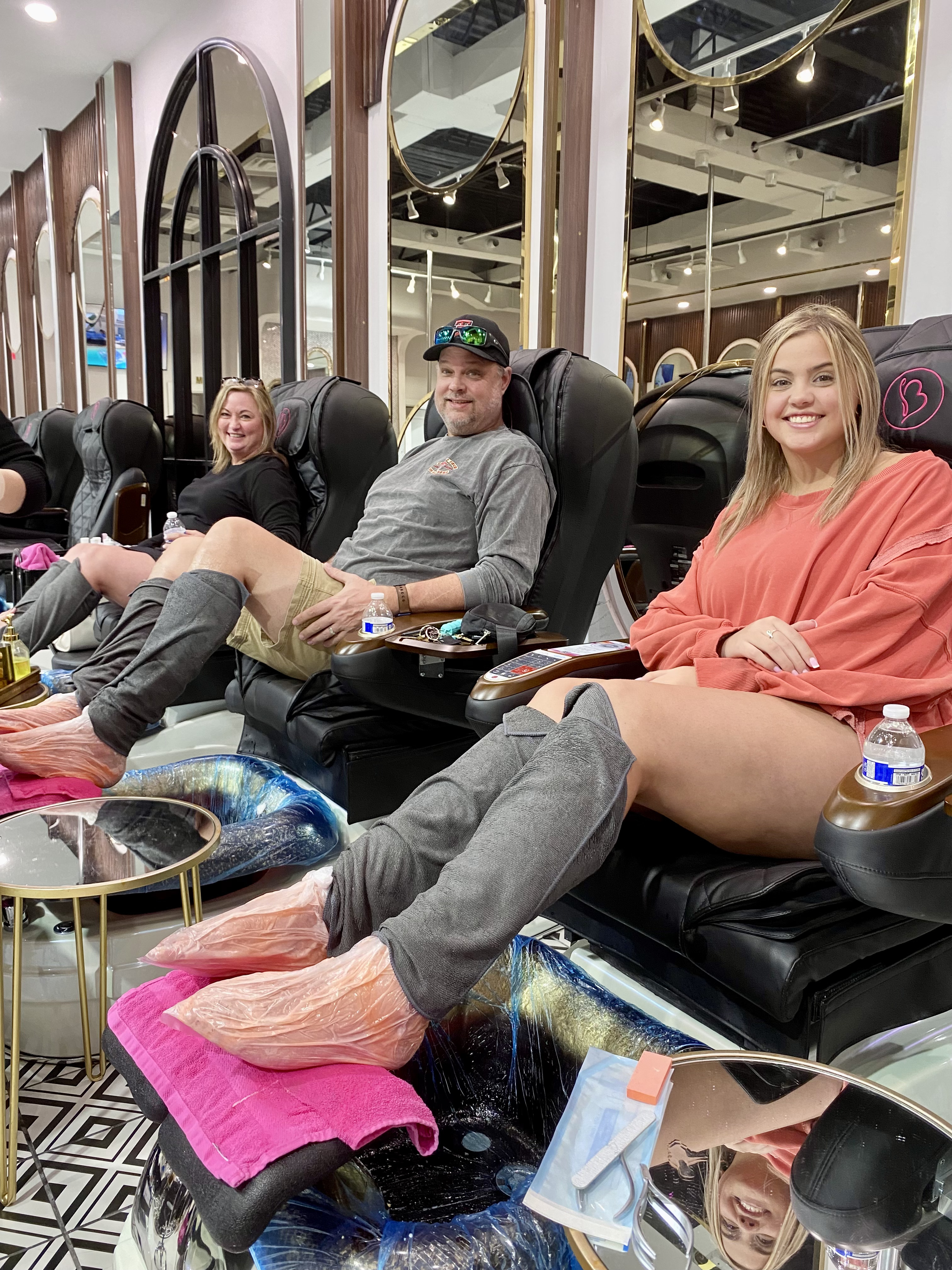 customers enjoy at salon near me San Antonio TX
